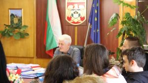 абитуриенти бяха гости на кмета на община Дупница
