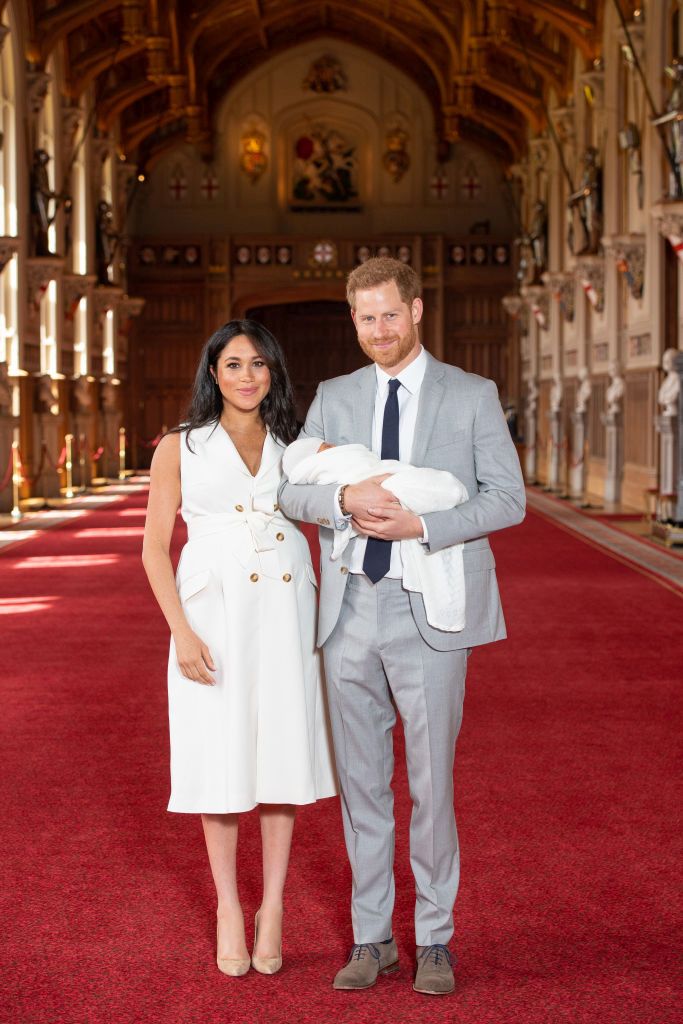 Херцозите на Съсекс принц Хари и съпругата му Меган Маркъл показаха първородния си син