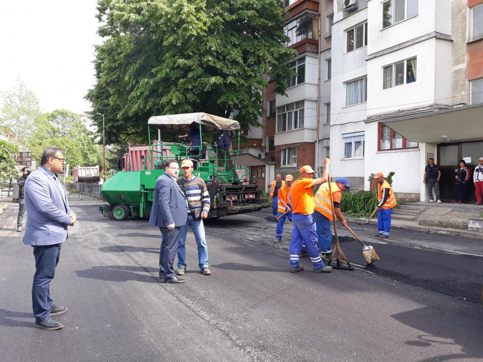 Започна асфалтирането на улиците с подменени водопроводи в Свищов