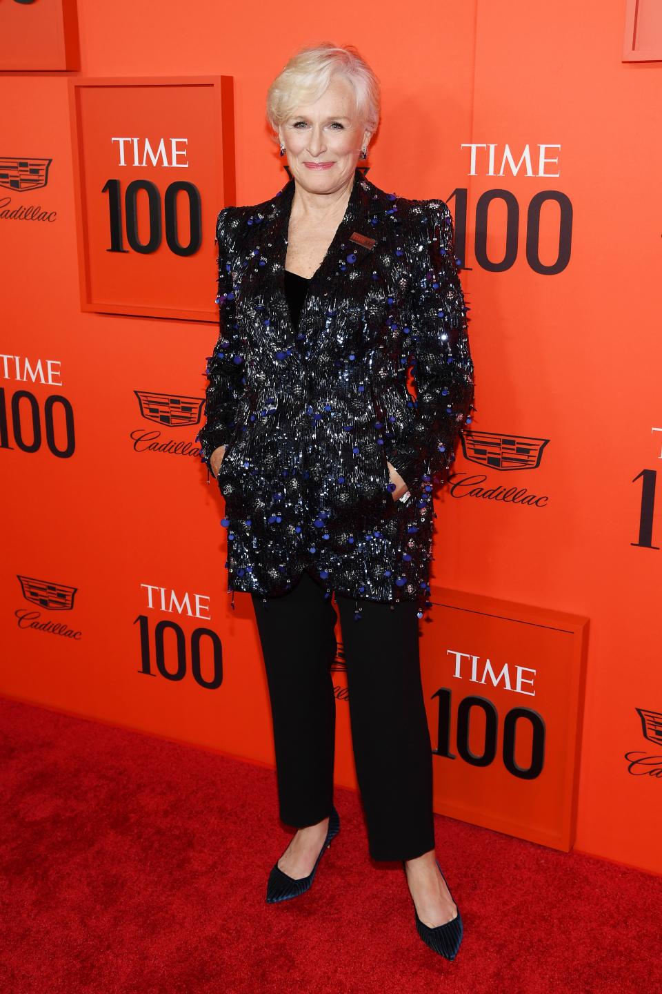  червен килим мода 