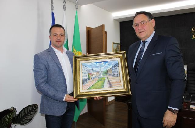 Кметът Любомир Христов прие днес делегация от Браила