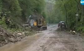  Срутището към Рилския манастир се засилва 