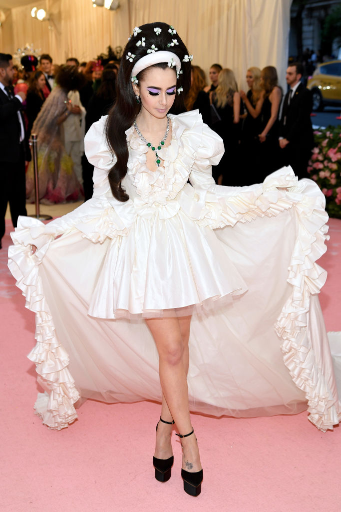 Лили Колинс