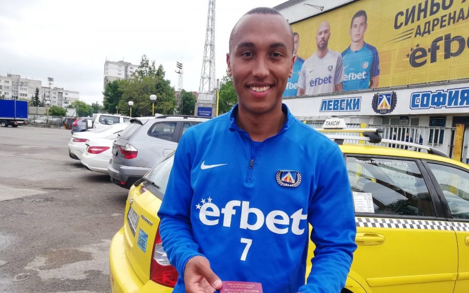 Бразилското крило на Левски Паулиньо вече разполага с българските си