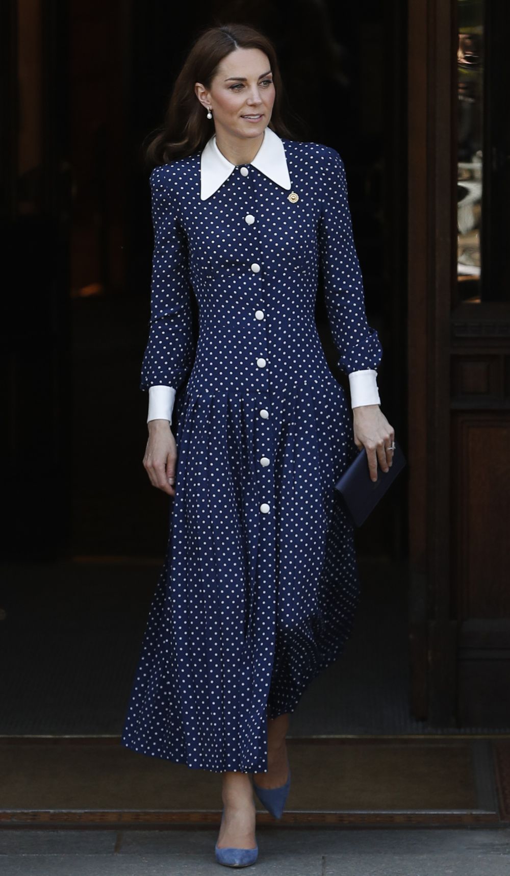 Херцогинята на Кеймбридж с ефирна рокля, носена и през ноември миналата година
