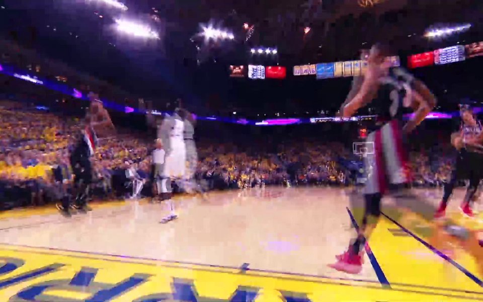 Стеф Къри вкара девет тройки и общо 36 точки, за