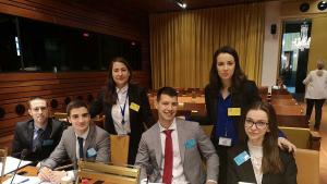 Треньорите Ана Петрова и Ани Станчева а пред тях отляво