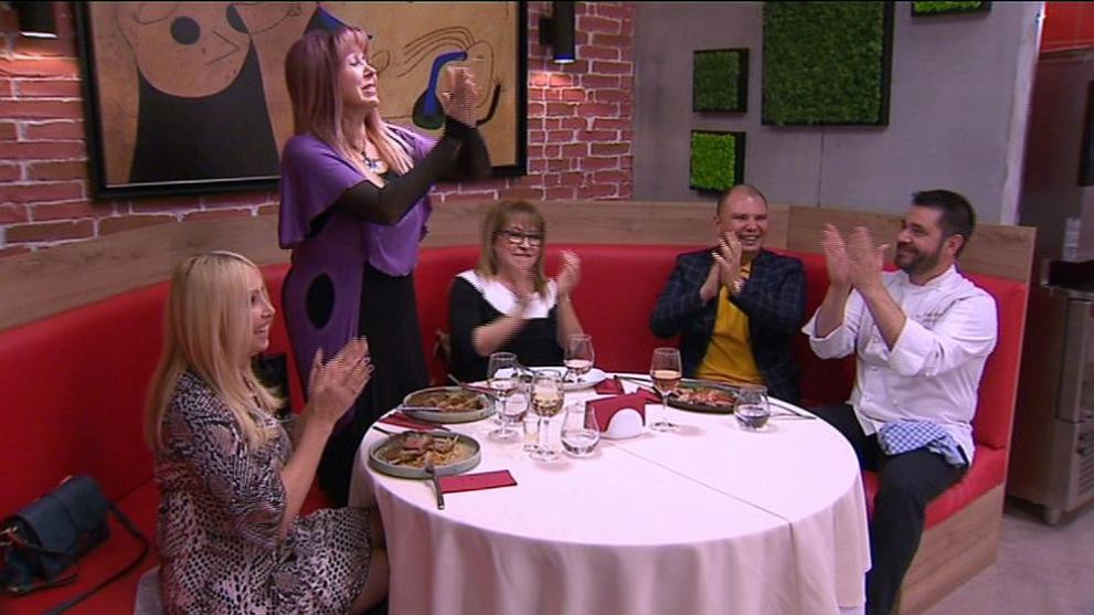  посетители 