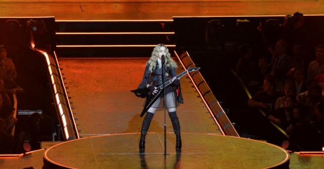 Организаторите на Евровизия 2019 не допуснаха американската певица Мадона на