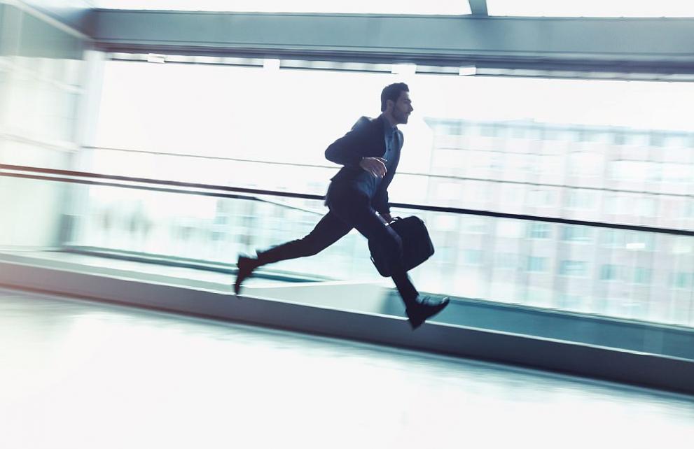  бързо вървене мъж 