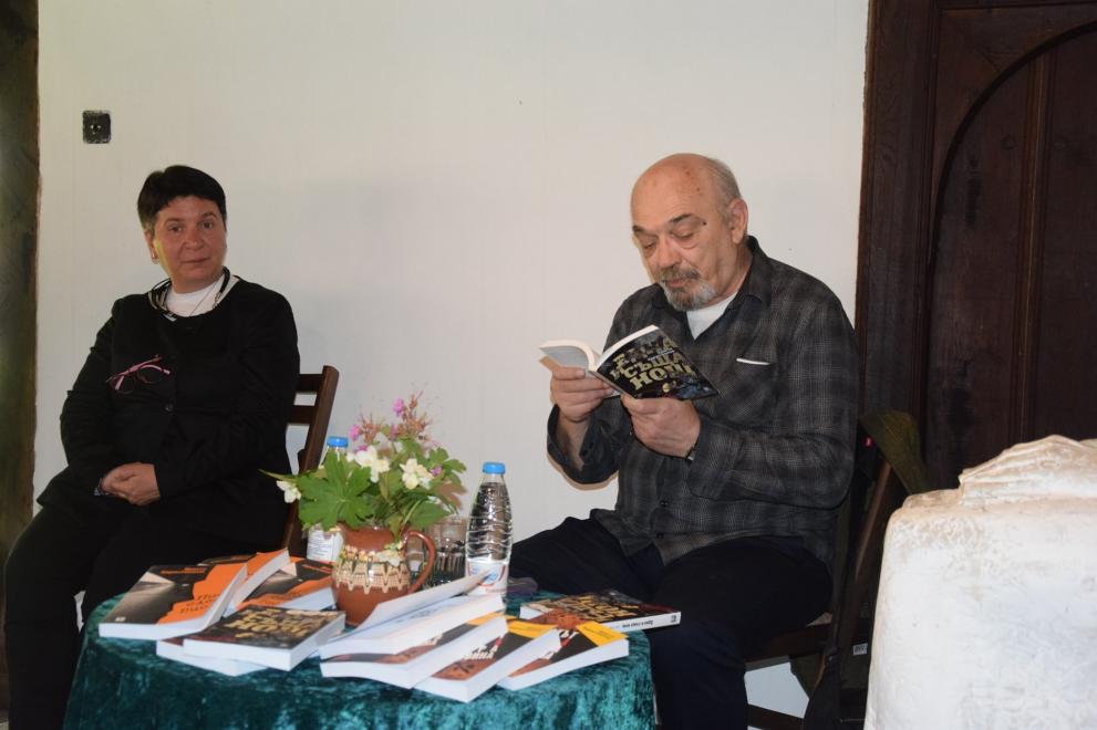 Писателят Христо Карастоянов гостува в Елена