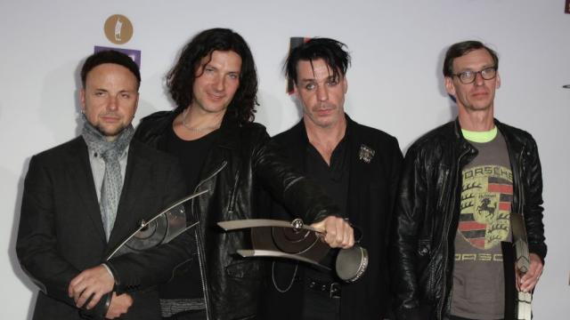 Rammstein опроверга твърдението, че фронтменът ѝ е болен от COVID-19