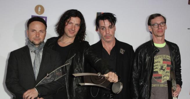 Седмият дългоочакван албум на германската група Рамщайн озаглавен Rammstein и