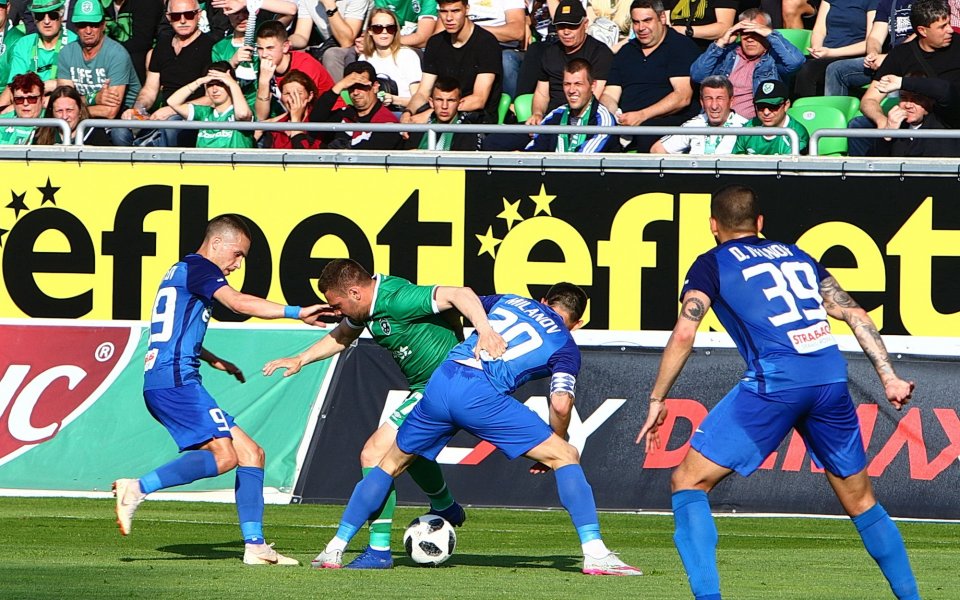 Лудогорец продължава да криволичи в пътя си към осмата поредна