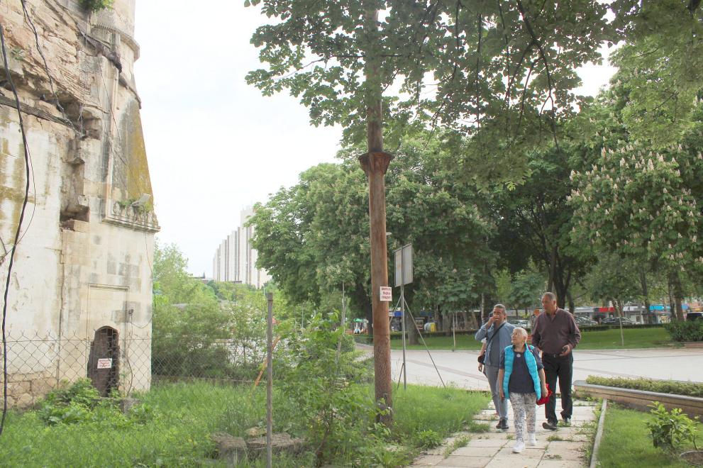Реставраторката на Желязната църква иска да помага за ремонта на разградската джамия