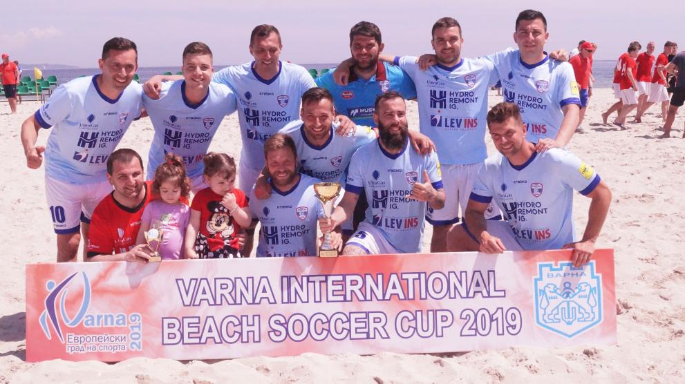 МФК Спартак завърши втори на международния турнир по плажен футбол във Варна