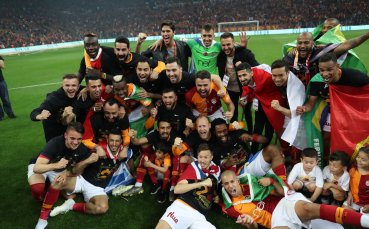 Галатасарай победи с 2 1 Истанбул Башакшехир в дербито на 33 ия