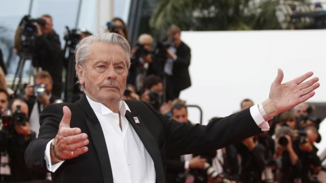 Кинолегендата Ален Делон навърши 85 години