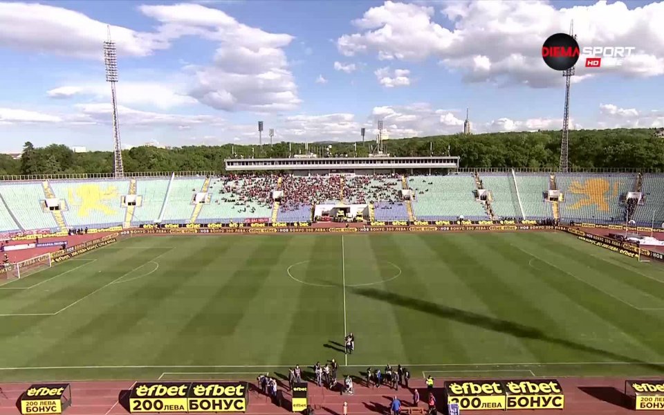 Популярни лица гредат Левски-ЦСКА на Националния стадион "Васил Левски" в