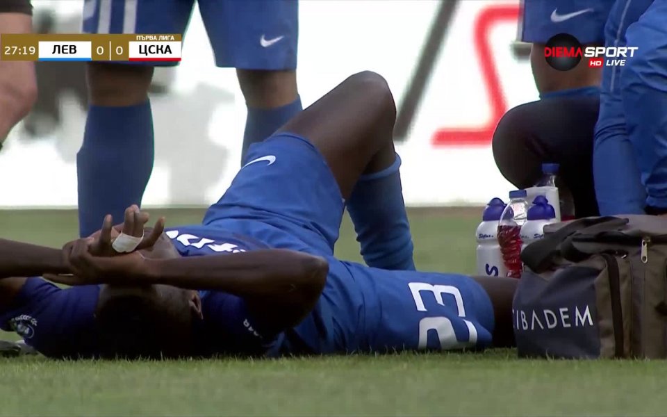 Хали Тиам почти се контузи при самоотвержен шпагат срещу Енрике