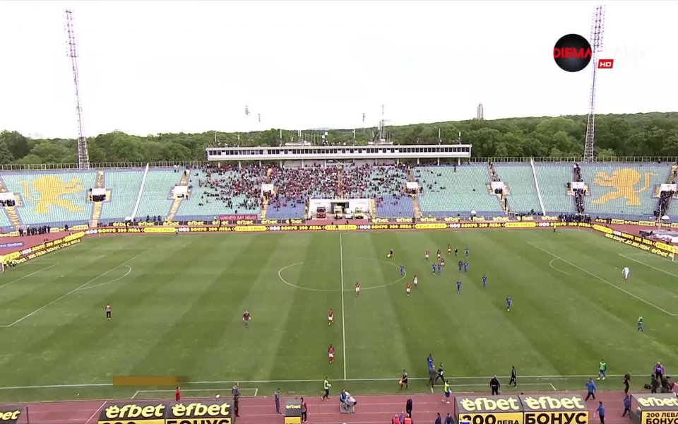 Коляното на Иван Турицов от ЦСКА пострада след фаул от