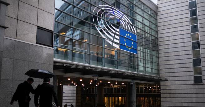 Левицата и десницата споделяха властта в Европейския парламент почти без