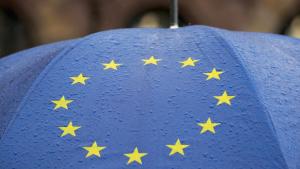 знаме ЕС дъжд