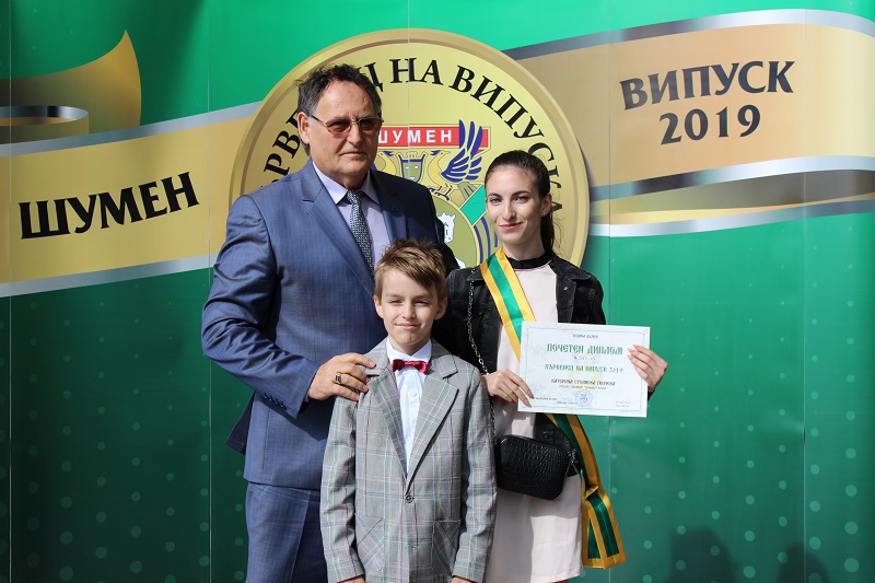 Церемонията бе на Паметника