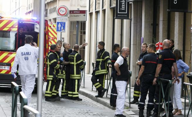 Експлозия в Лион, ранени пешеходци
