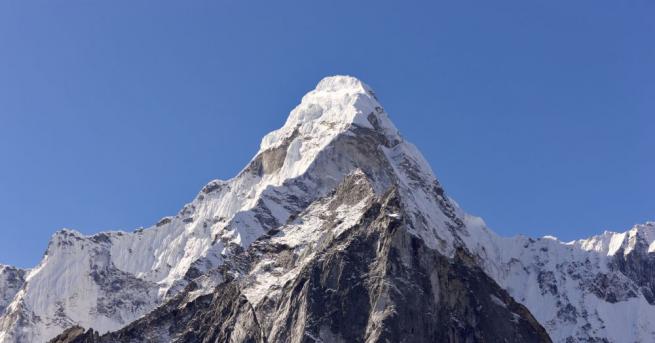 Британският алпинист Робин Фишър почина при слизане от връх Еверест