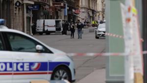 Няколко души са ранени при стрелба в Париж съобщава АФП Полицията