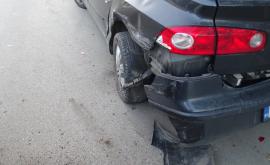  <p>19-годишна <strong>заспа зад волана</strong>, удари две коли</p> 