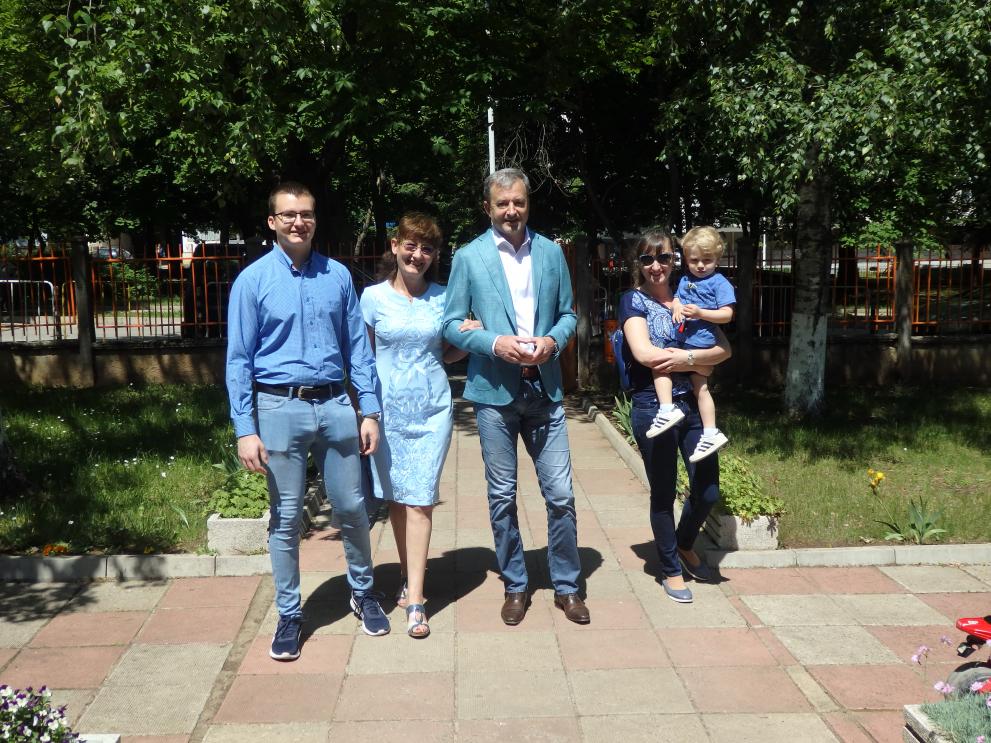Д-р Ралчовски и семейството му