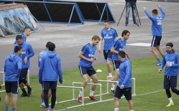 Група от 18 футболисти определи старши треньорът на Левски Георги