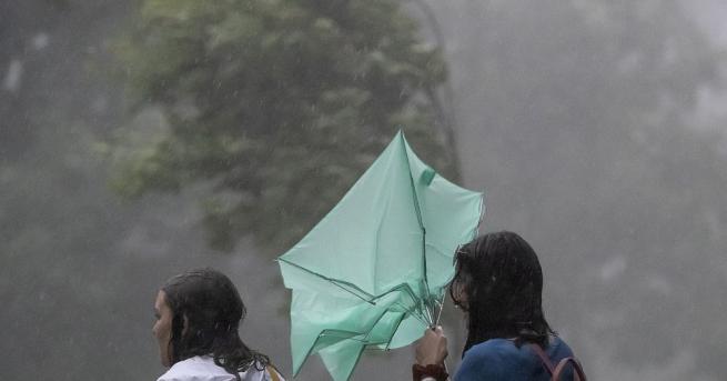 Мощни торнада връхлетяха през нощта американските щати Индиана и Охайо