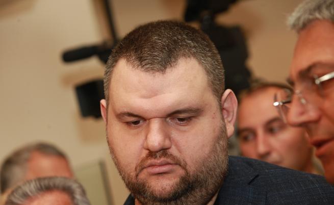 Пеевски няма да е евродепутат, остава в НС