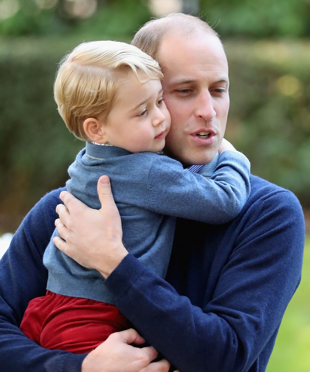 Принц Джордж е най-голямото от трите деца на принц Уилям и херцогинята на Кембридж Катрин