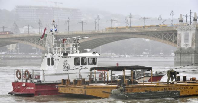 Южнокорейските туристи чието корабче се преобърна и потъна в река