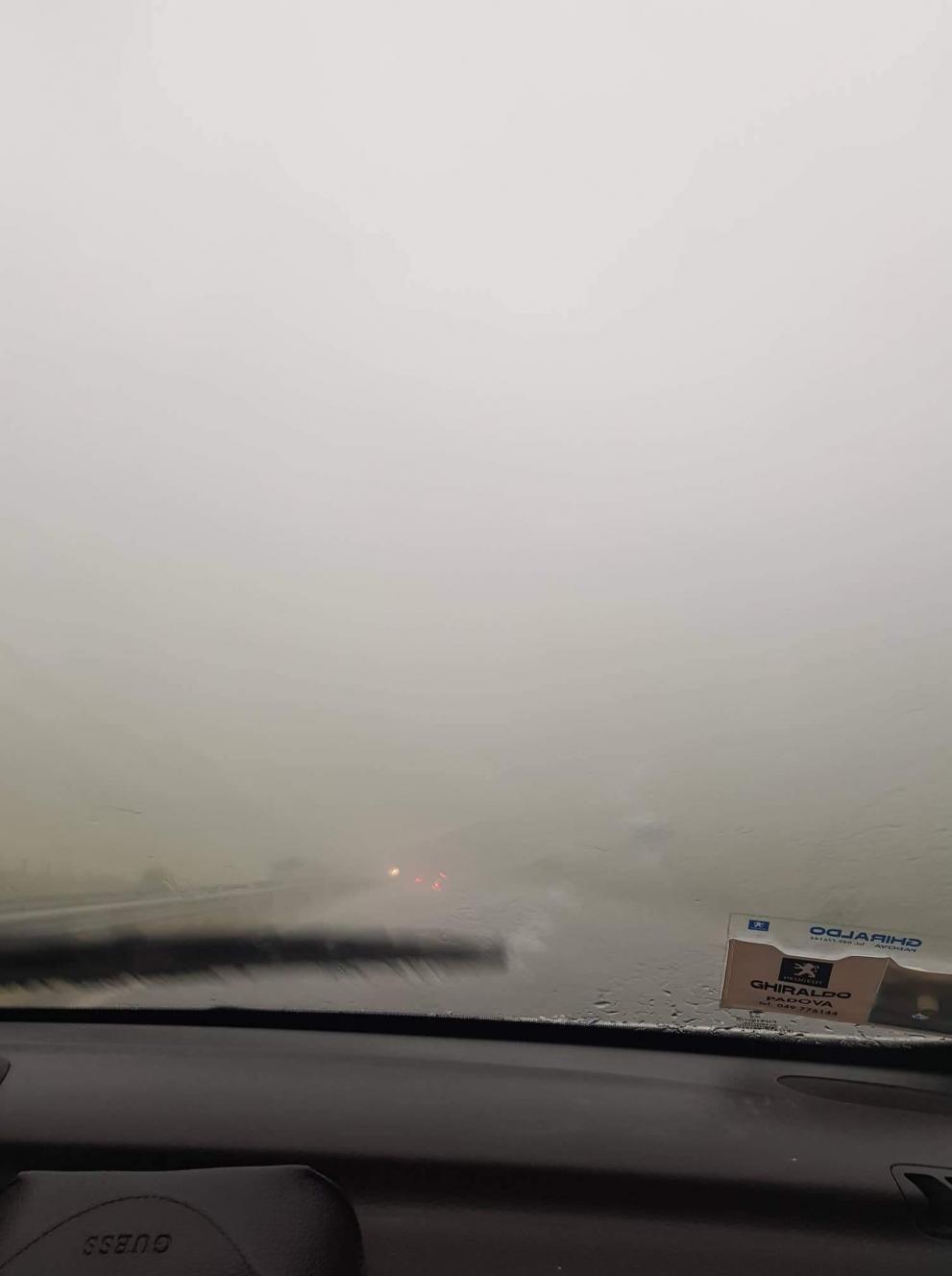  проливен дъжд 