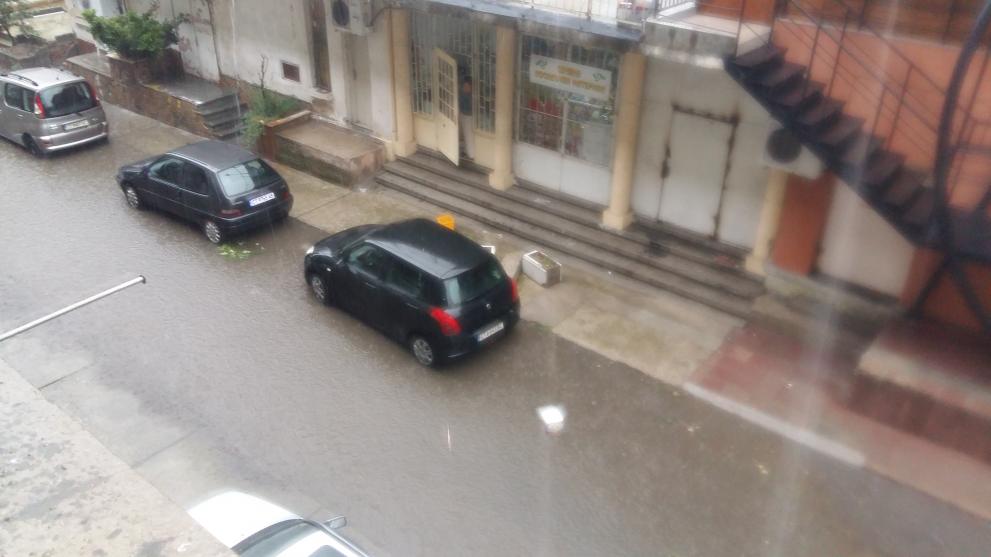  проливен дъжд 