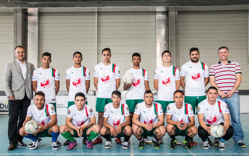 Играчи от пет населени места влязоха в разширения състав на