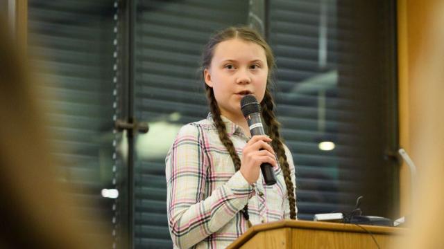 След дълго пътуване с яхта: Грета Тунберг пристигна в Ню Йорк (СНИМКИ)