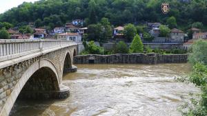 Нивото на река Янтра във Велико Търново се понижава Стойностите