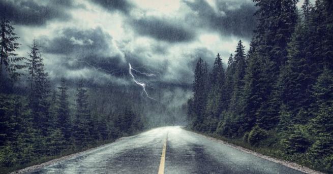 Значителна облачност и дъждове ни очакват днес Главно в Западна