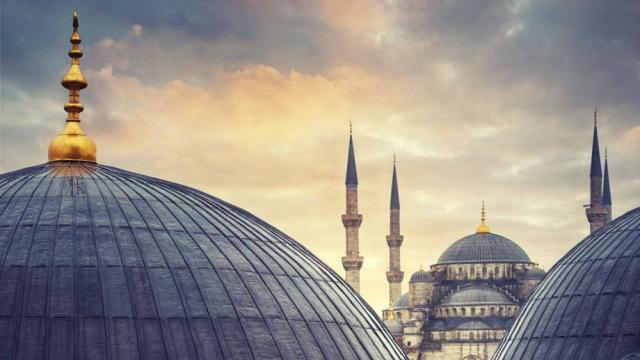 Мюсюлманите празнуват Рамазан Байрам