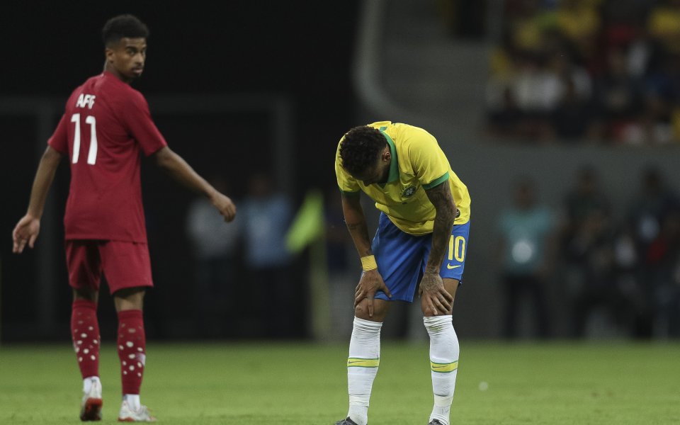 Бразилски прокурори препоръчаха разследването срещу футболната звезда Неймар във връзка