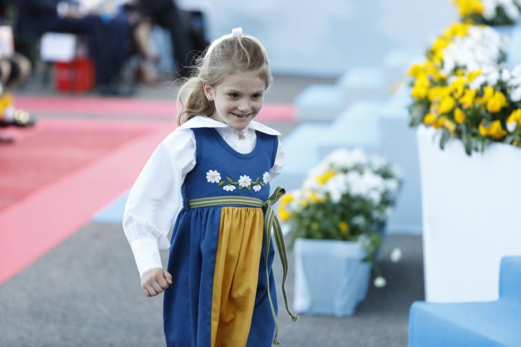  Принцеса Естел Шведска, 7-годишна. <br> Принцеса Естел е втора подред за наследявана на шведския трон след майка си, 41-годишната принцеса Виктория. 