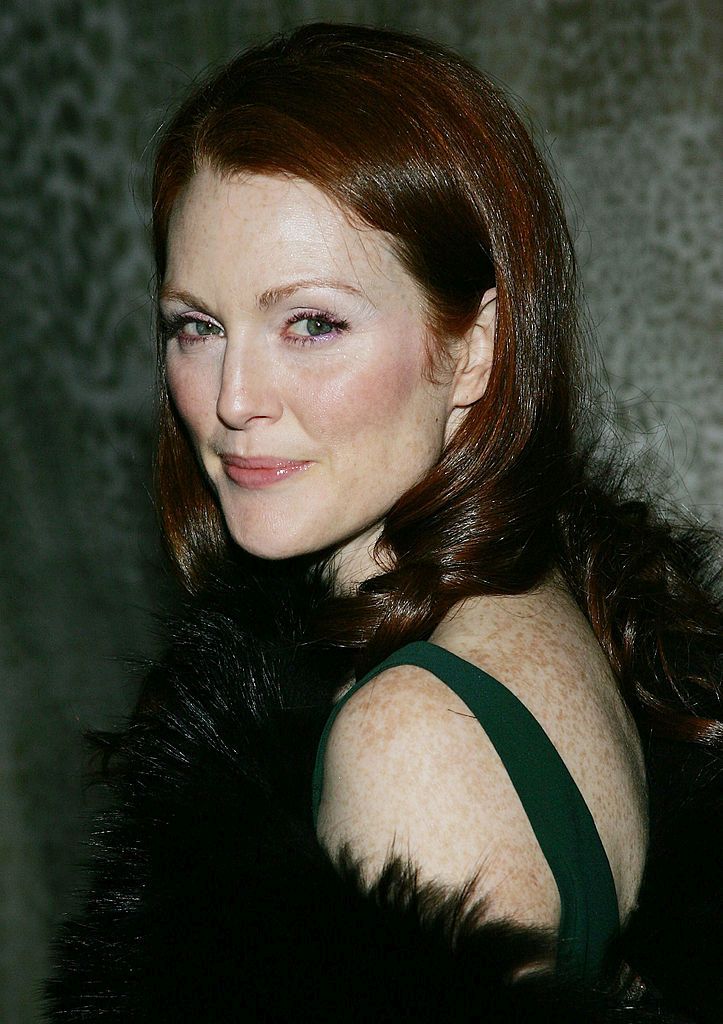 Джулиан Мур през 2004 г.