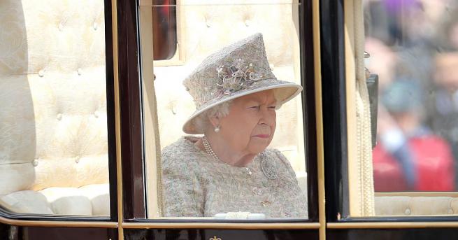 Британската кралица Елизабет Втора си търси готвач който да е