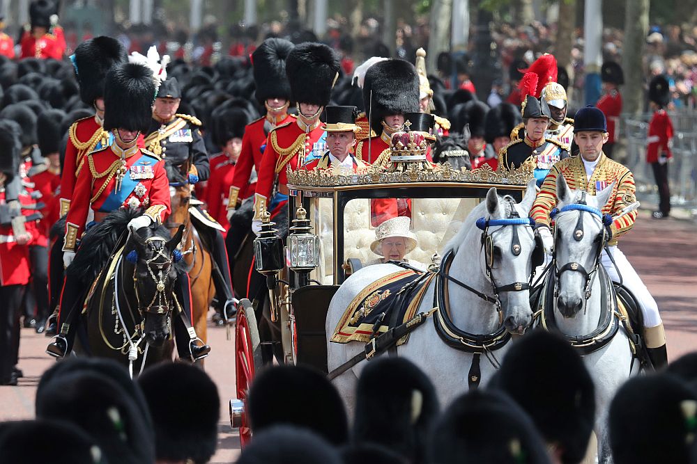 Кралското семейство на военния парад в чест на кралица Елизабет